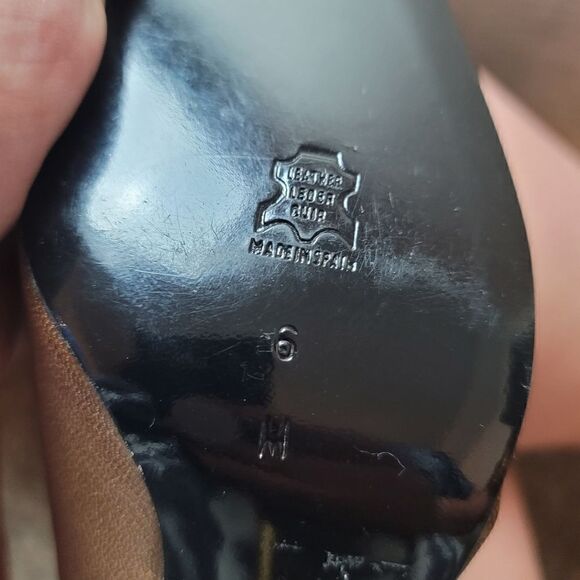 TIMOTHY HITSMAN Heeled Booties - Picture 8 of 8